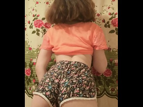 ❤️ Sexet ung babe laver en striptease ved at filme sine shorts på kamera ️ Skøn porno at da.hentaisea-com.ru ❌